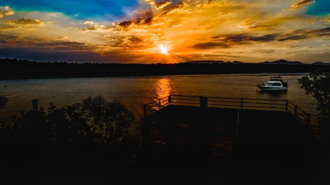 Lucinda Fishing Lodge Buitenkant foto